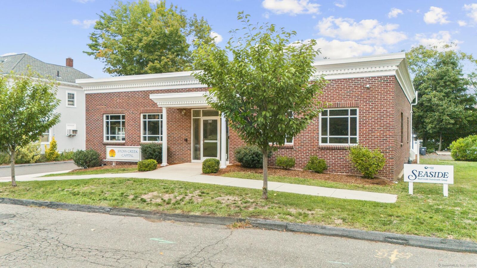 Property Photo:  698 Main Street  CT 06405 