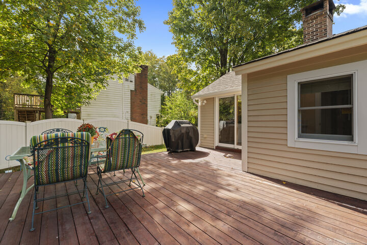 Property Photo: 9 Meadow Lane CT 06032