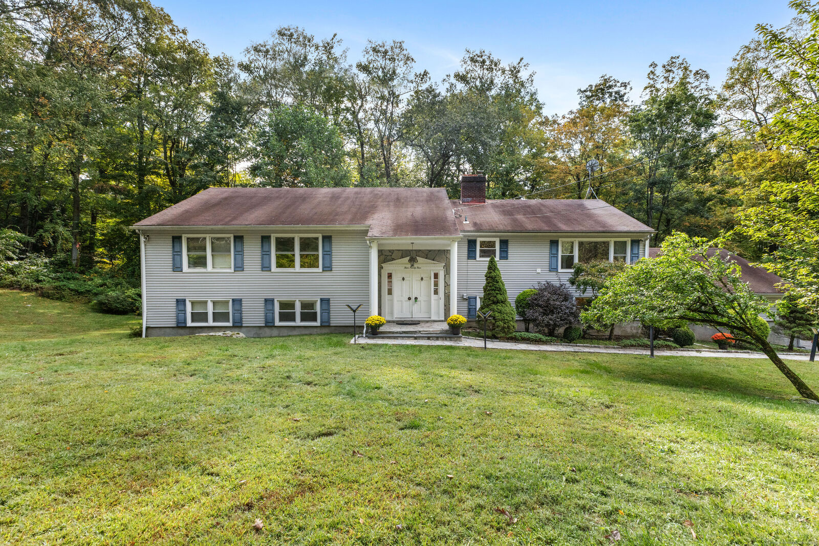 Property Photo:  494 Sawmill Road  CT 06903 