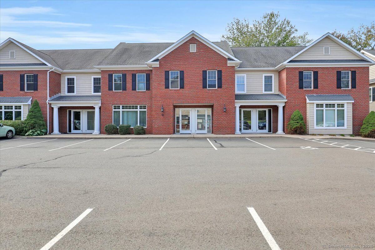 Property Photo:  225 Oakland Road 204  CT 06074 