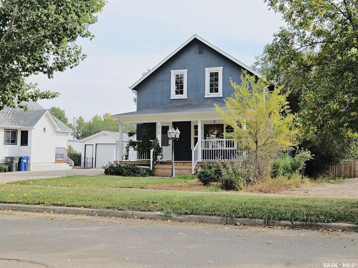 Property Photo: 216 6th Avenue W SK S0L 2V0