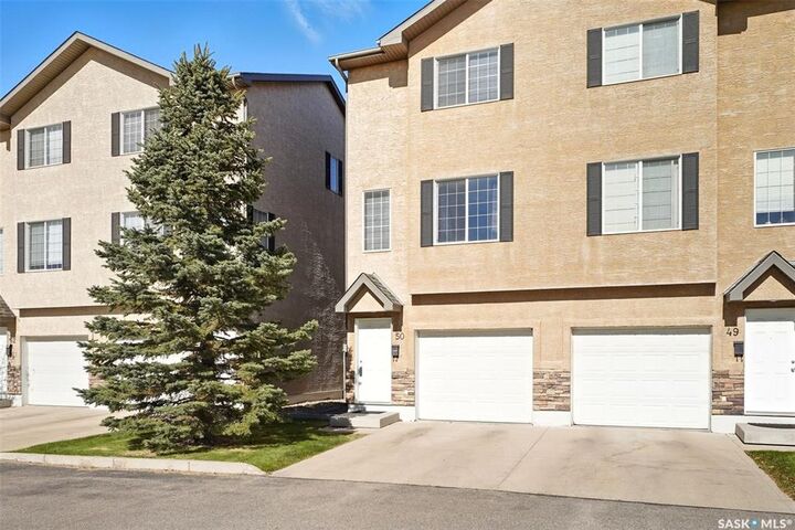 Property Photo:  118 Pawlychenko Lane 50  SK S7V 1J9 