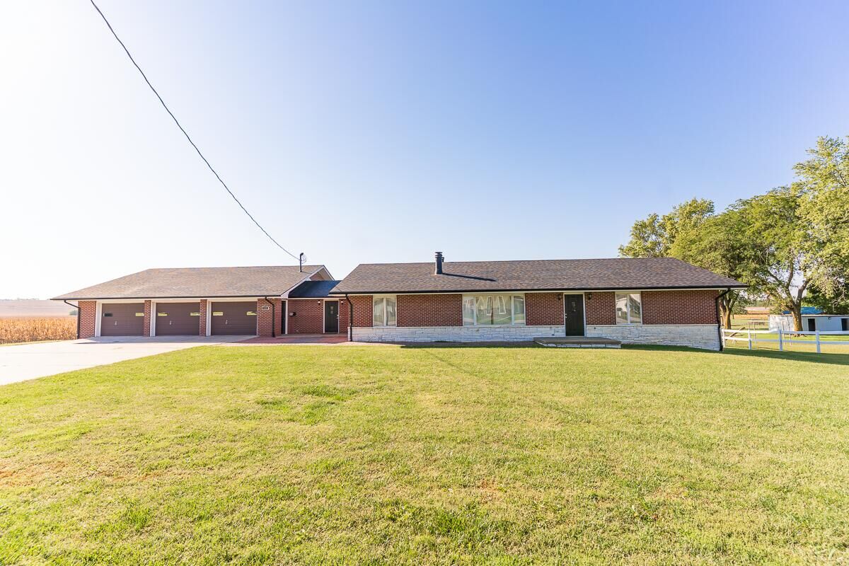 Property Photo:  405 E Randolph  IA 51649 