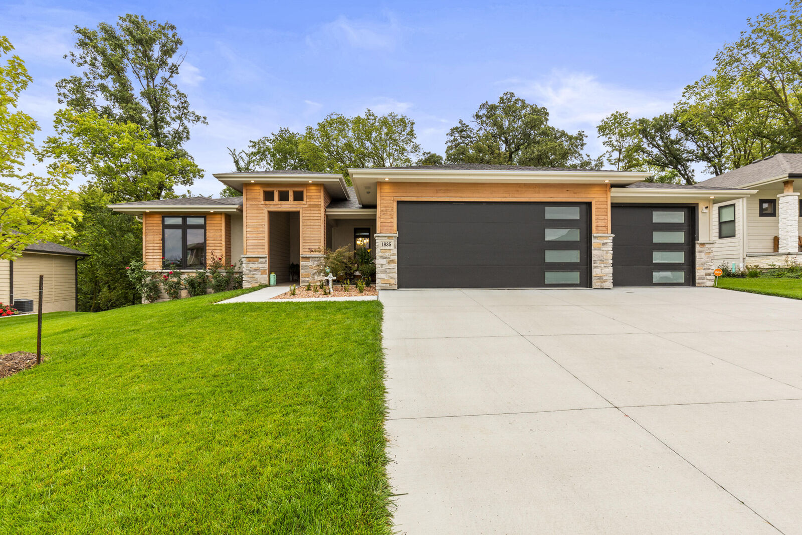 Property Photo:  1835 Balsam  Street  IA 51503 