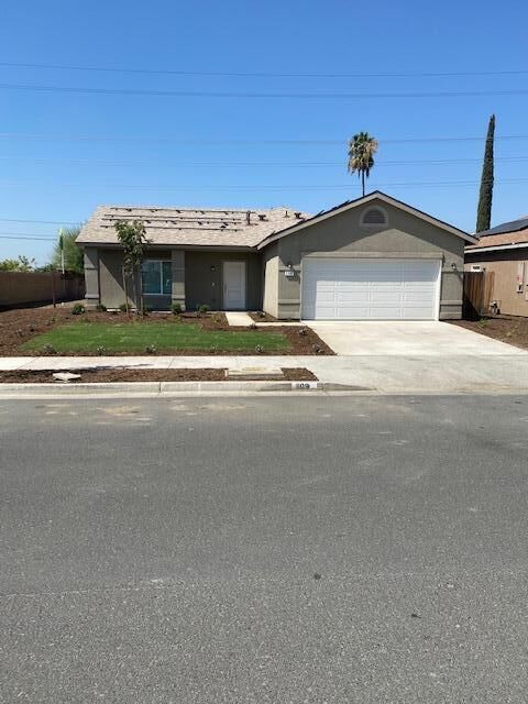 Property Photo: 1109 S Royal Oak Place E CA 93257