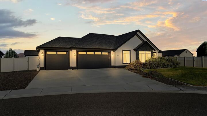 Property Photo: 6712 Garnet Court WA 99353