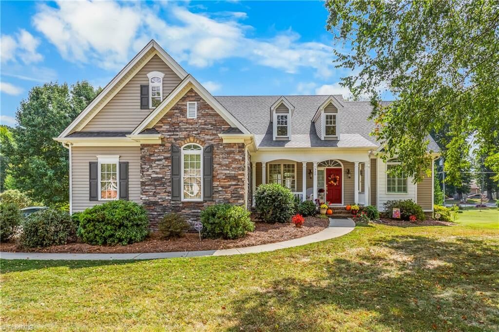 Property Photo: 530 Academy Street NC 27045
