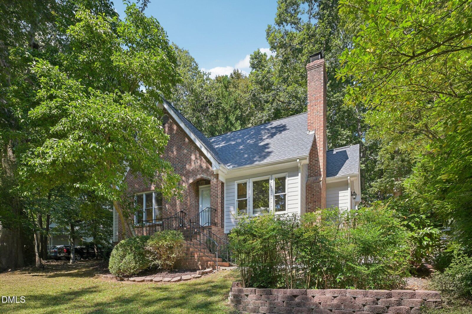 Property Photo: 5965 Dunbarton Way NC 27613