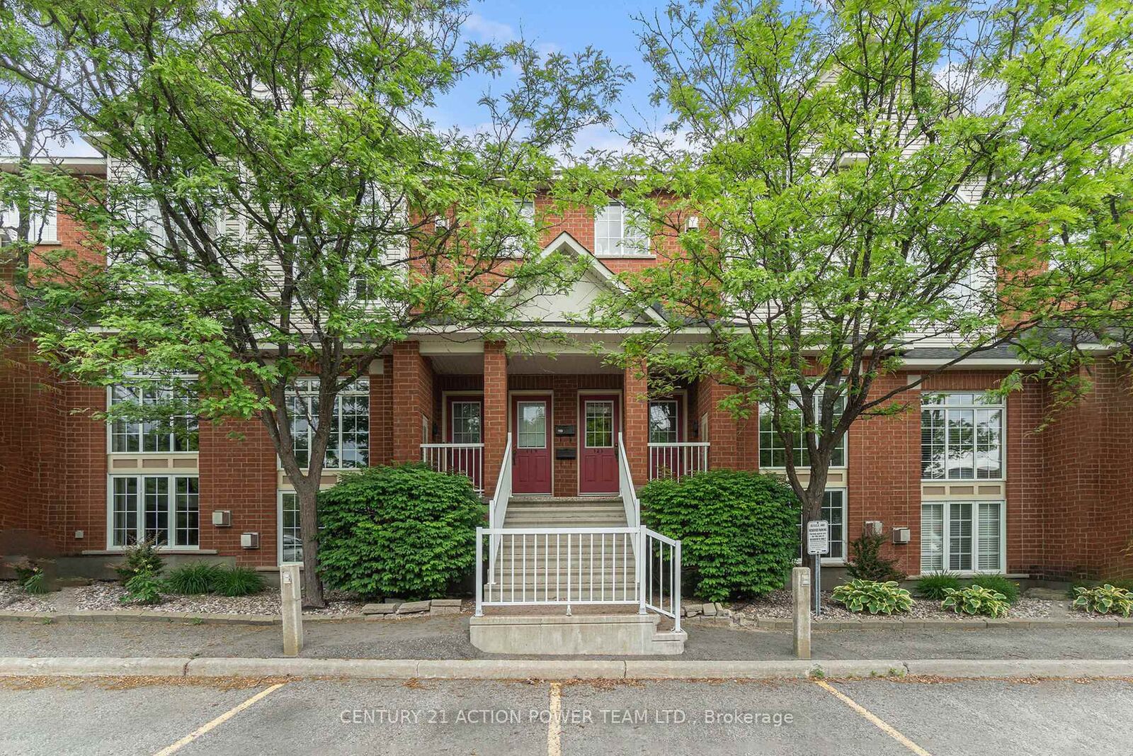 Property Photo: 123 Gatestone Private 13 ON K1J 1K5