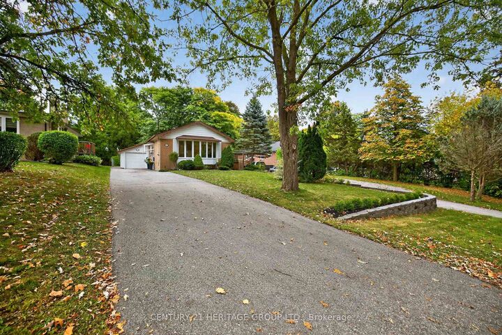 Photo de la propriété:  49 Bayview Parkway  ON L3Y 3W2 