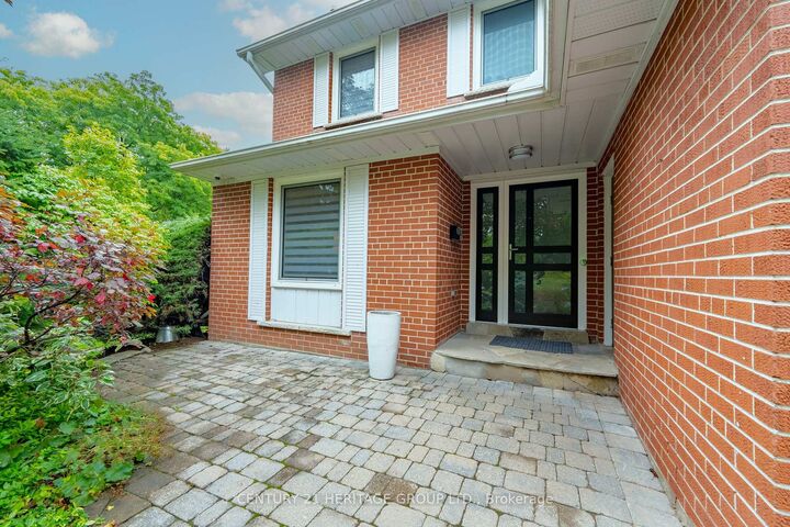 Photo de la propriété:  61 Foursome Crescent  ON M2P 1W4 