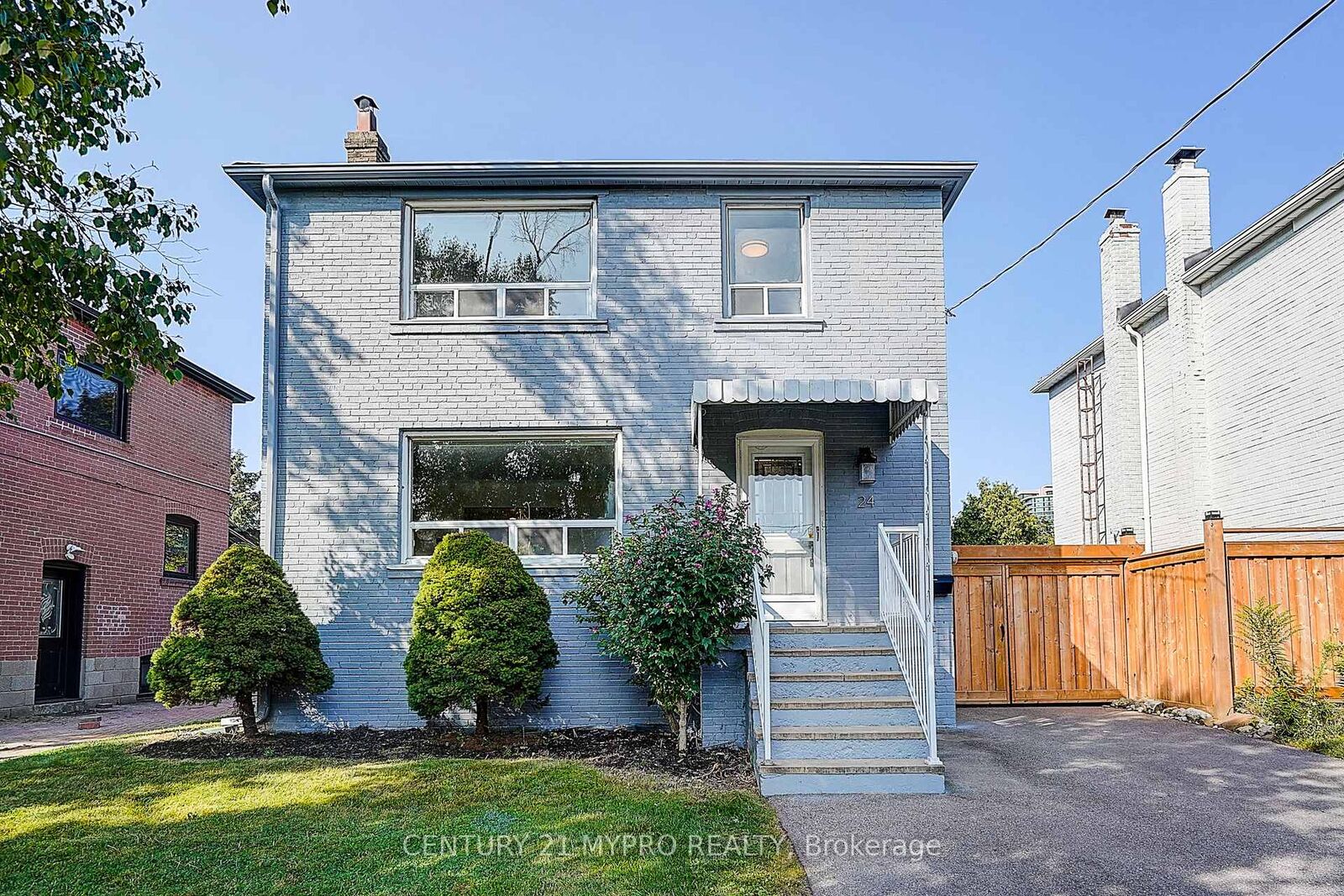 Photo de la propriété:  24 Gair Drive  ON M8W 4P4 