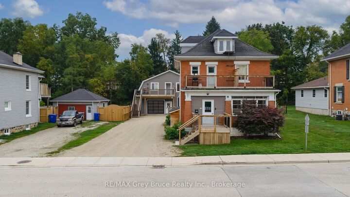 Property Photo:  289 9th Street  ON N4N 1L3 