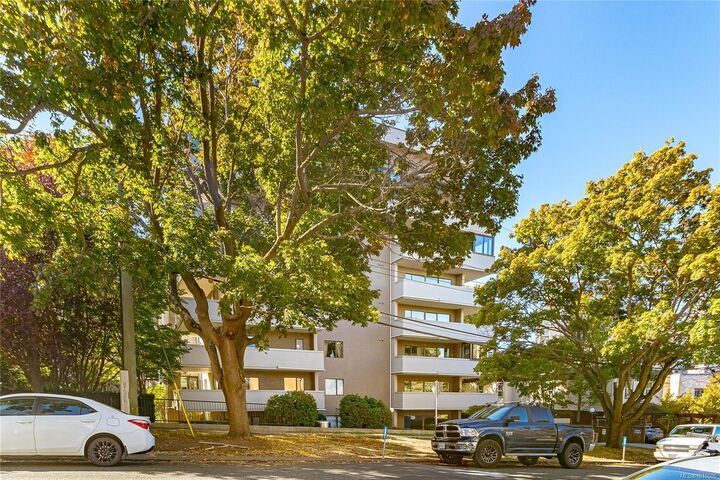 Property Photo:  819 Burdett Ave 501  BC V8W 1B3 