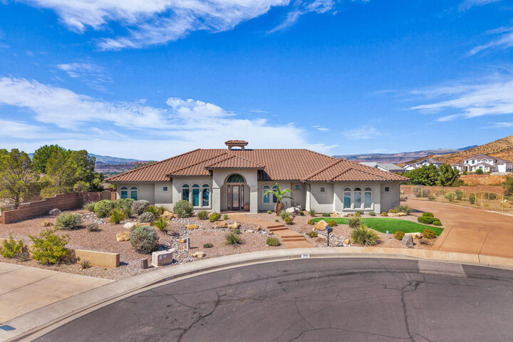 Property Photo: 3116 Mountain Crest Cir UT 84780