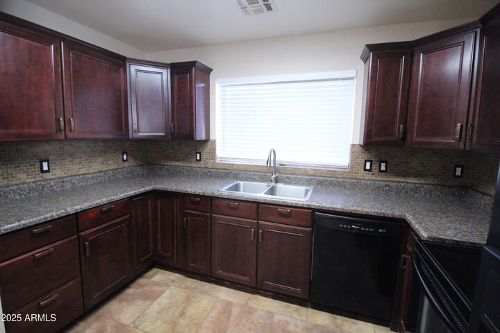 Property Photo:  1507 W Mesquite Avenue  AZ 85120 