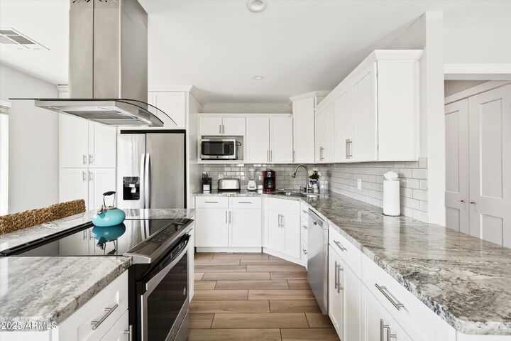 Property Photo:  8201 E Piccadilly Road  AZ 85251 