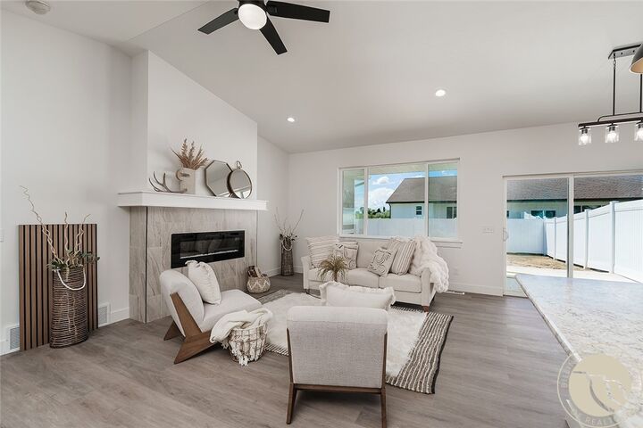 Property Photo:  1218 Little River Loop E  MT 59106 