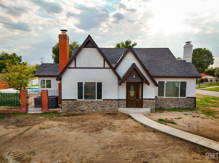 501 Magnolia Avenue  Bakersfield CA 93305 photo