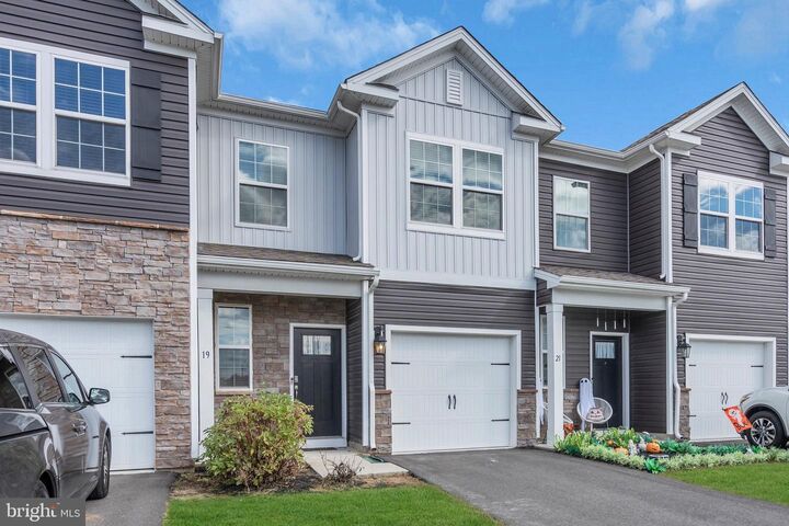 Property Photo:  19 Katherine Drive  NJ 08016 