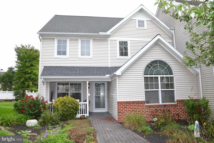 1049 Kent Gdn  Lititz PA 17543 photo