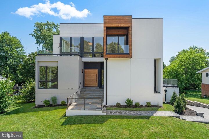 1459 Dewberry Court  McLean VA 22101 photo