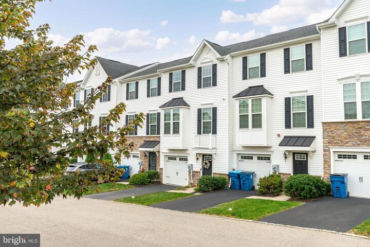 Property Photo:  7 Twomey Court 34  PA 19095 
