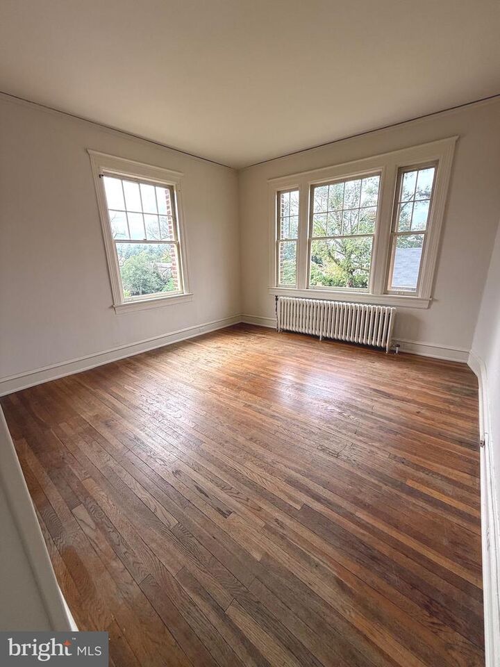 Property Photo:  702 Prince Edward Street 3  VA 22401 