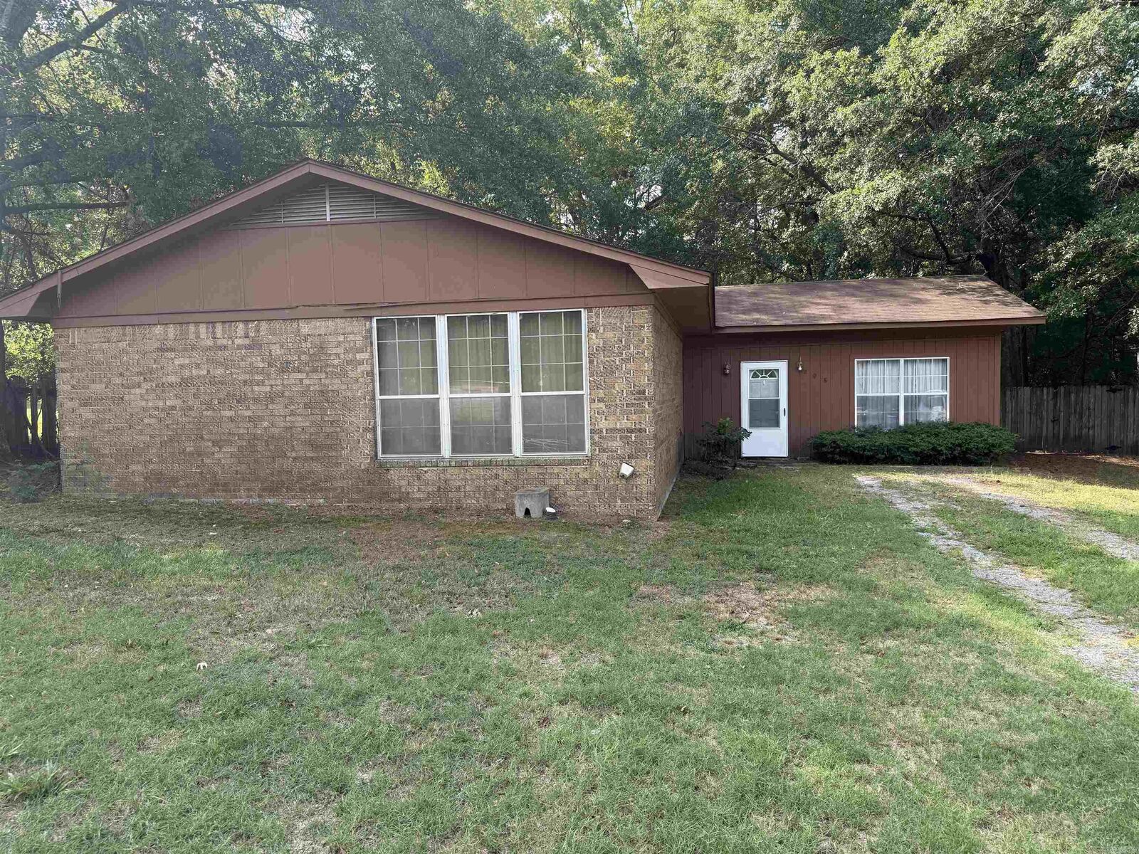 Property Photo:  208 S Amis Street  AR 71665 