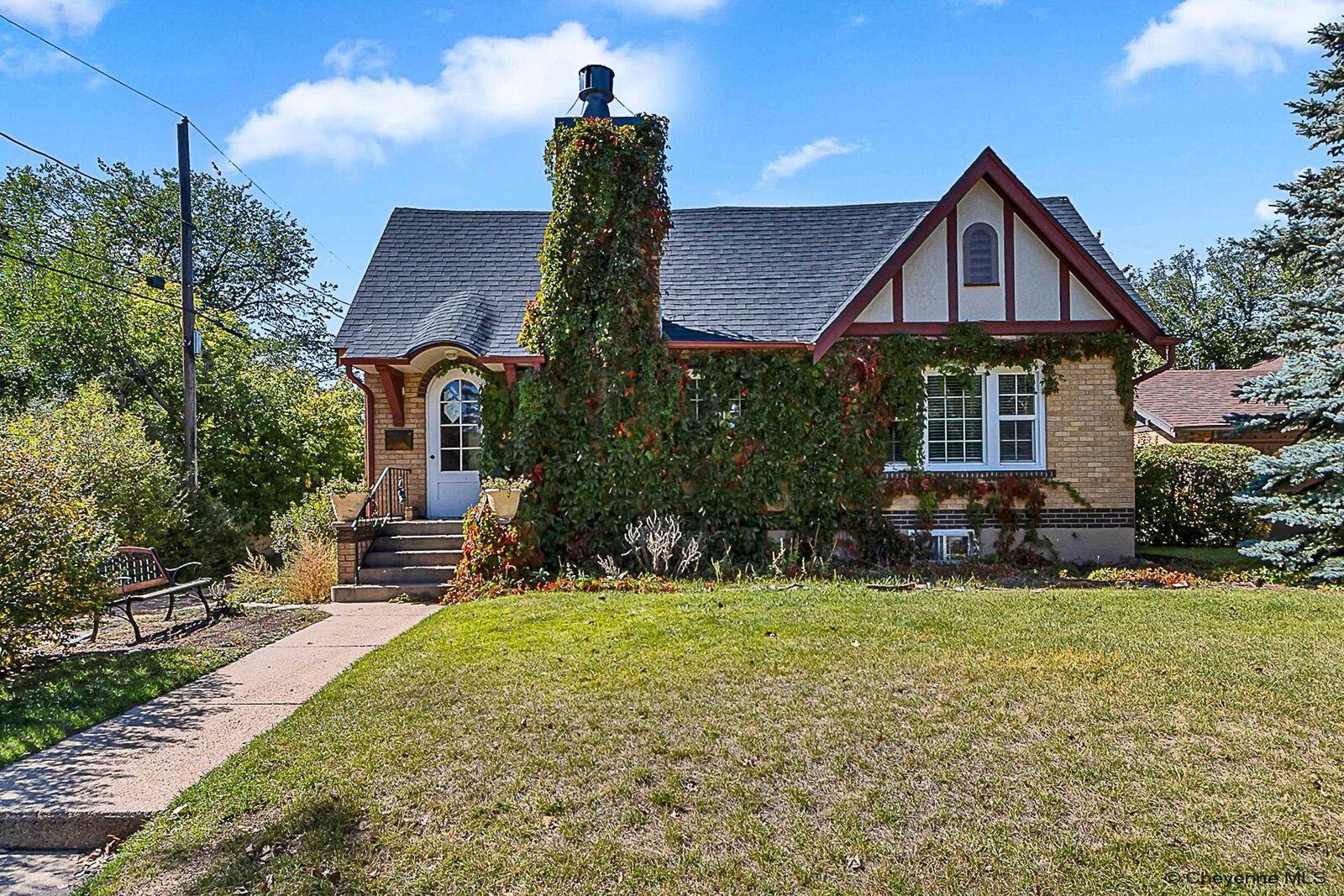 Property Photo: 3512 Moore Ave WY 82001