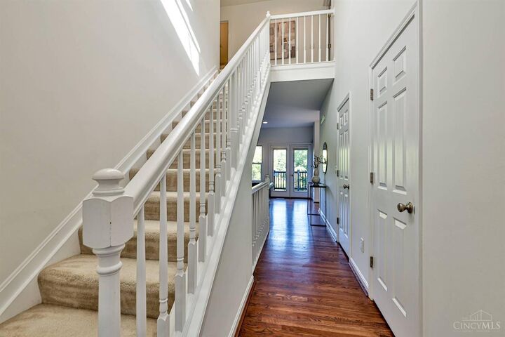 Property Photo:  565 Hoge Street  OH 45226 