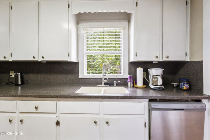 Property Photo: 1102 8th Avenue FL 32440