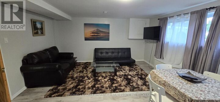 Photo de la propriété:  30 Tara Crescent  ON L2V 4M1 