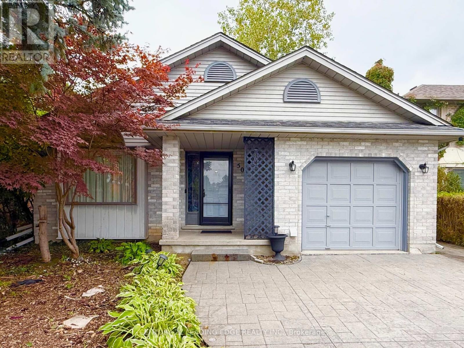Property Photo: 50 Barrydale Crescent ON N6G 2X4