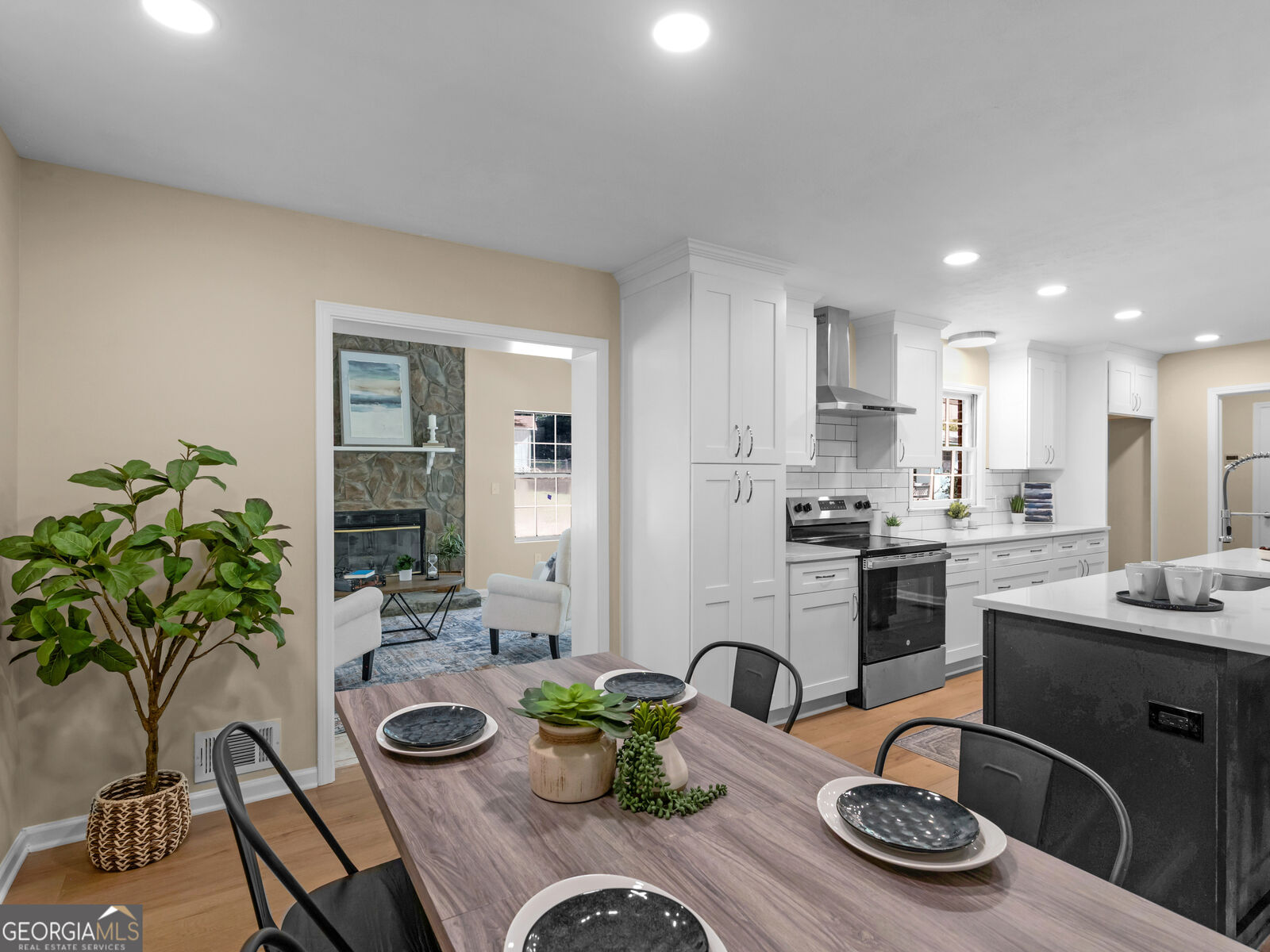 Property Photo:  813 Vineyard Road  GA 30223 