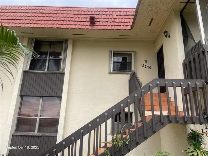 Property Photo: 840 NE 199th St 208B FL 33179