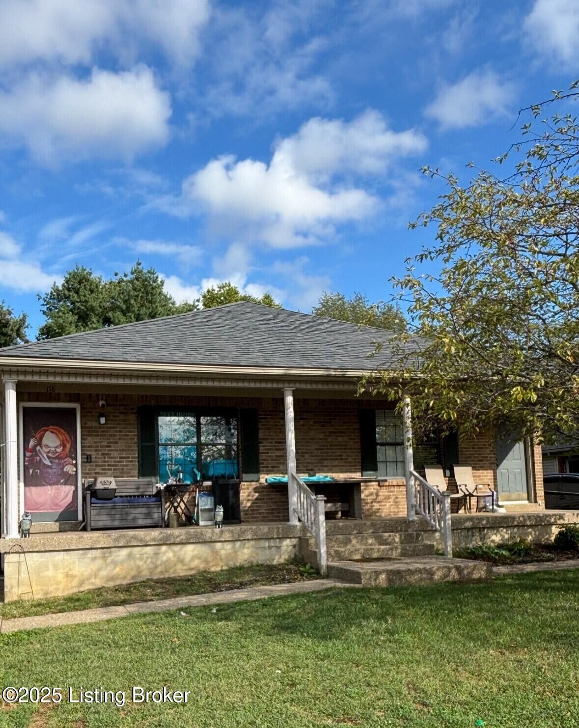 Property Photo: 116/118 Gray Hill Ct KY 40065