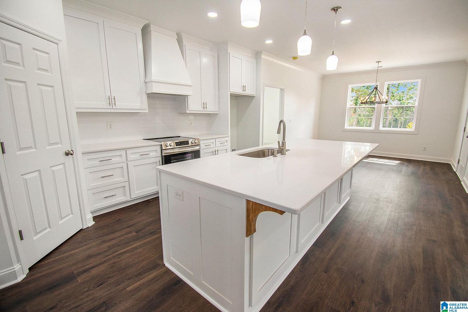 Property Photo:  409 County Road 1040  AL 35115 