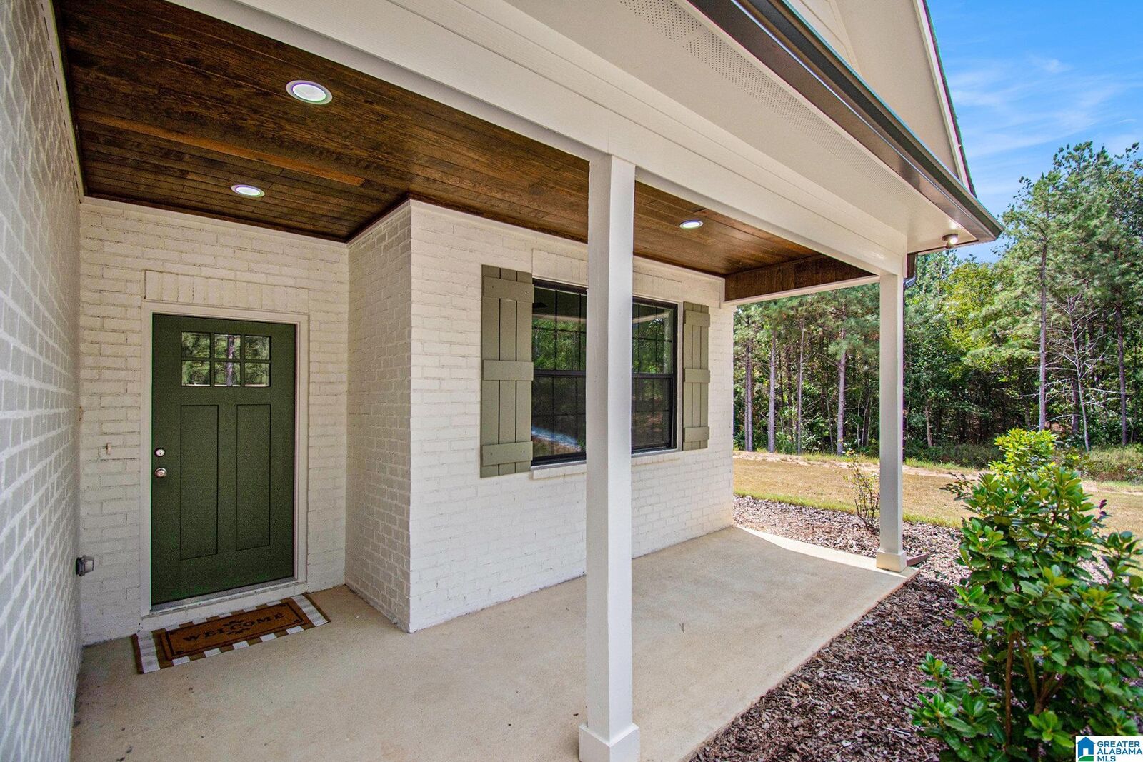 Property Photo: 409 County Road 1040 AL 35115