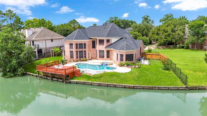 Property Photo:  2707 Pond Brook Place  TX 77459 