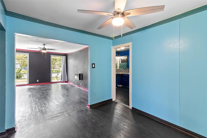 Property Photo:  1318 W 5th Street  TX 77541 