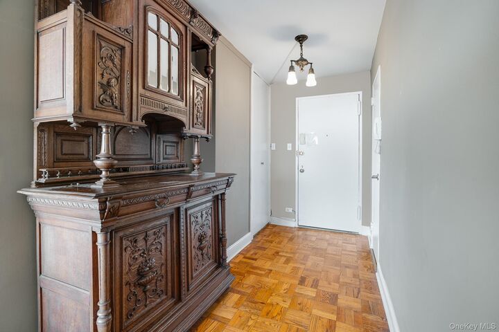 Property Photo:  2500 Johnson Avenue 20F  NY 10463 