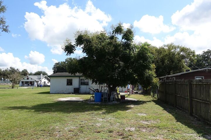 Property Photo: 910 N Ruth Avenue FL 33815