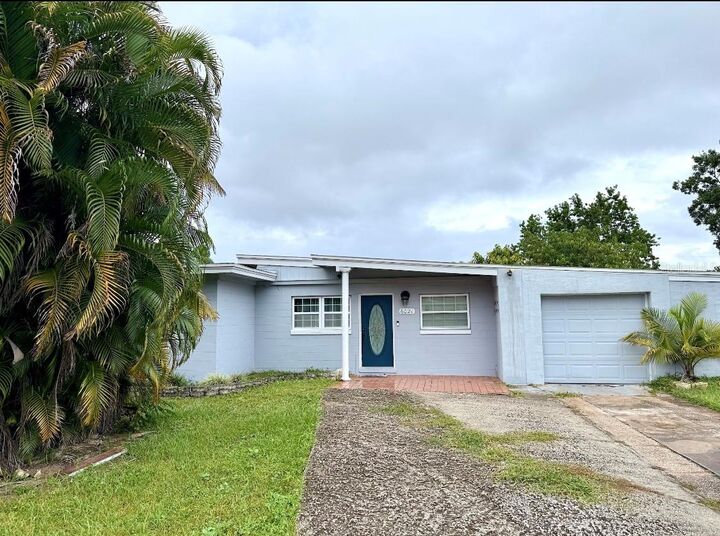 Property Photo:  6021 Yucatan Drive  FL 32807 