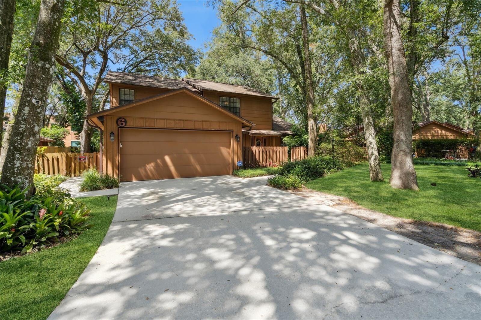 Property Photo:  6 W Village Drive  FL 32765