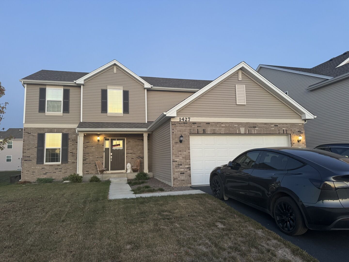 Property Photo: 1427 Garfield Drive IL 60119