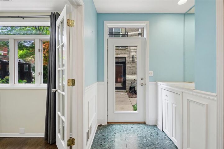 Property Photo:  530 N Wood Street D  IL 60622 