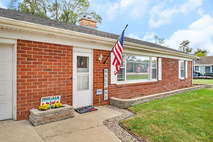 Property Photo: 4450 State Route 71 IL 60543