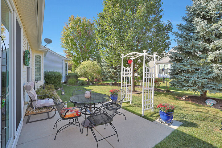 Property Photo: 11723 Evergreen Lane IL 60142