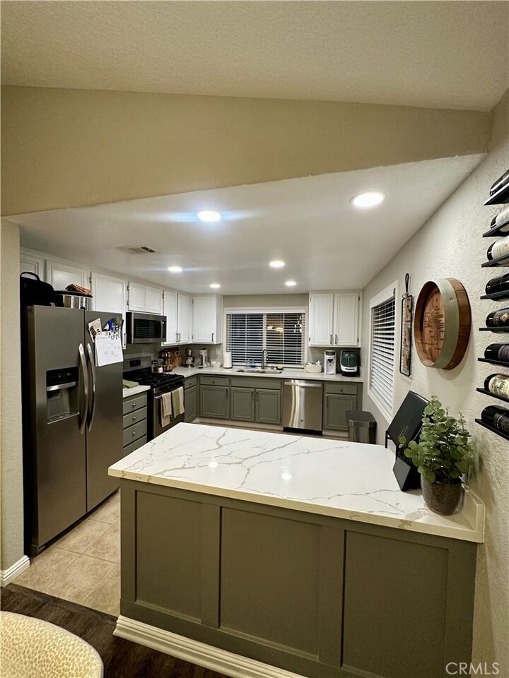 Property Photo:  5548 5548 Westwind Drive  CA 92407 